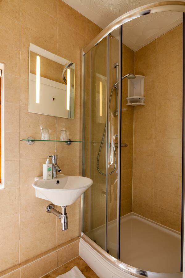 Langdon Farm Guest House Kilgetty Екстер'єр фото